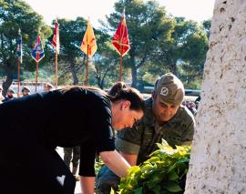 Acto a los caídos del Yakolev