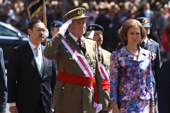 Sus Majestades los Reyes a su llegada al acto
