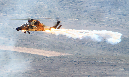 Ejercicio de tiro de bengalas y chaff antimisiles del helicóptero de combate Tigre