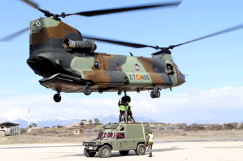 Labores de carga externa del personal del BHELTRA V