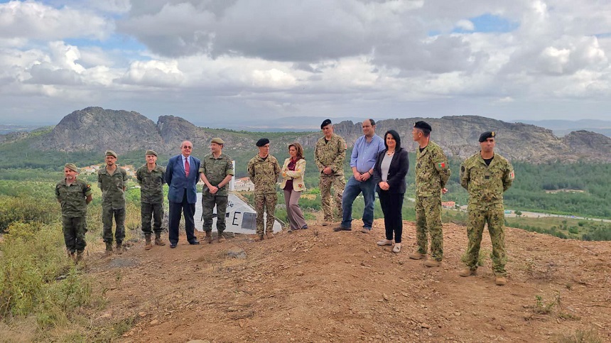 El JEME visita los trabajos de delimitación y mantenimiento de la frontera hispano-lusa