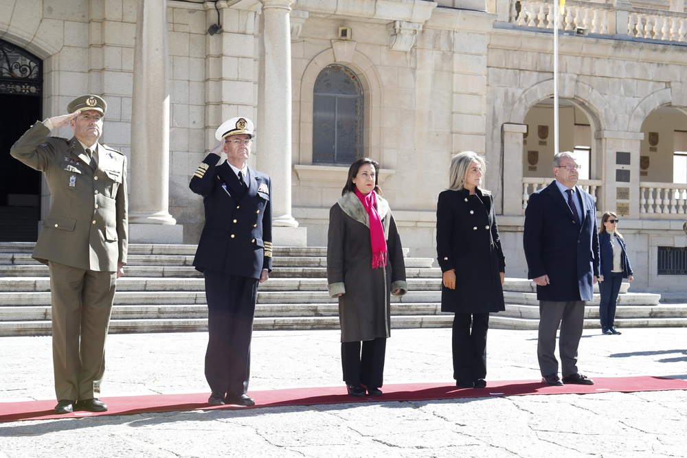 La ministra de Defensa preside en la Academia de Infantería de Toledo un acto de homenaje a los caídos en Ucrania