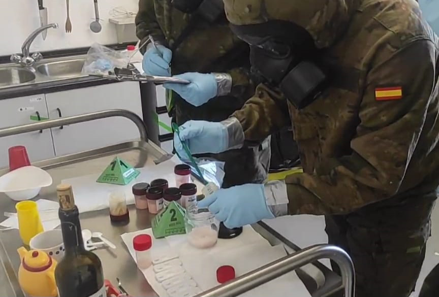 El Regimiento de Defensa NBQ se adiestra en el transporte y custodia de muestras forenses