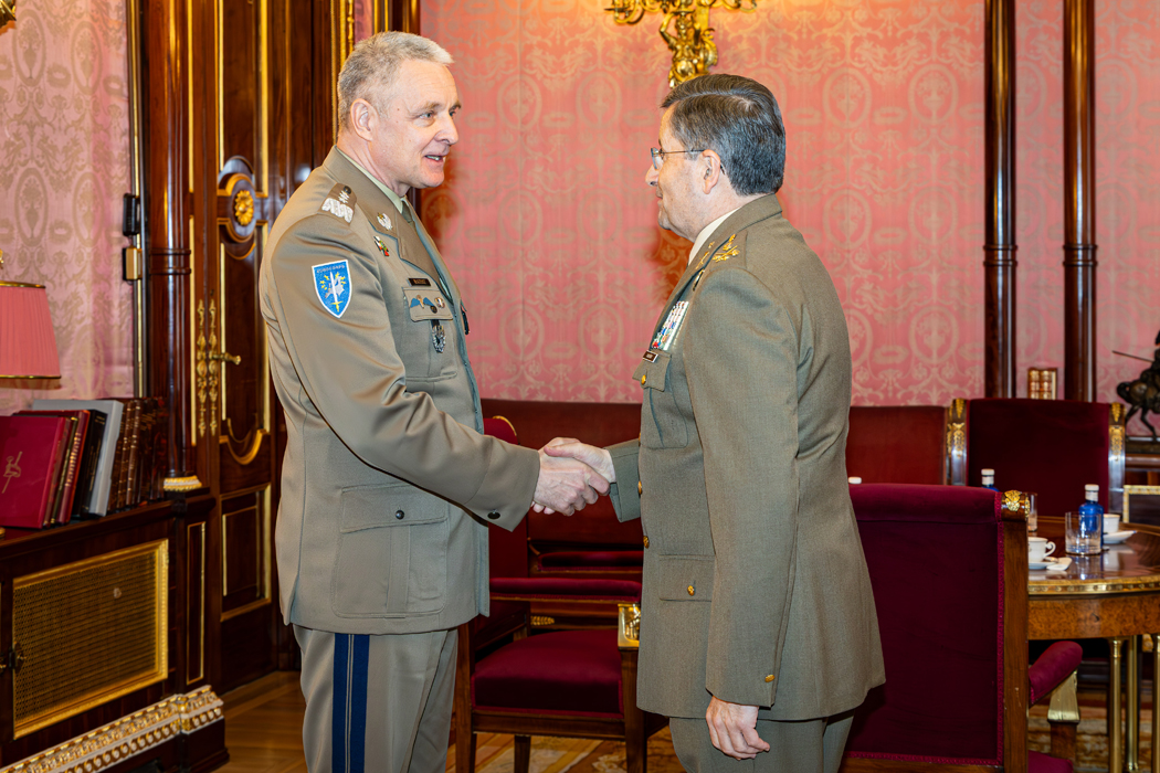 El Comandante del Eurocuerpo visita el Cuartel General del Ejército