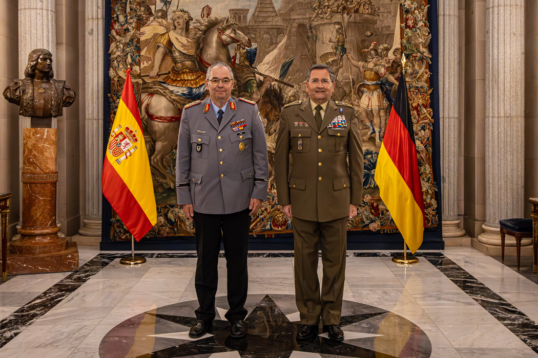 El JEME alemán junto al JEME Enseñat