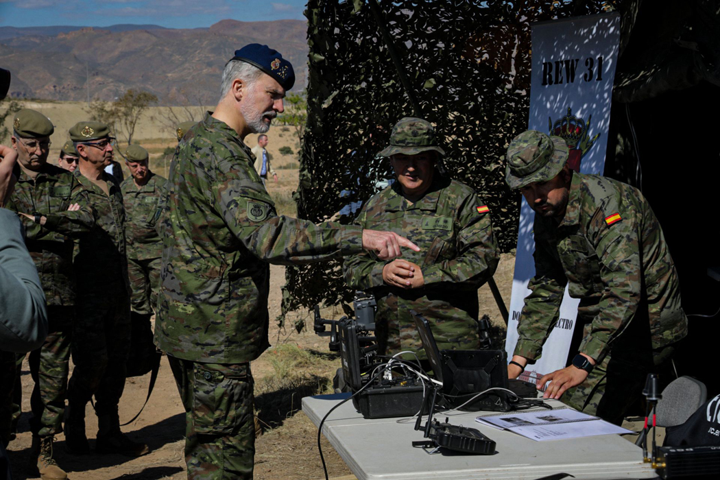 Momento de la exposición a S.M. el Rey