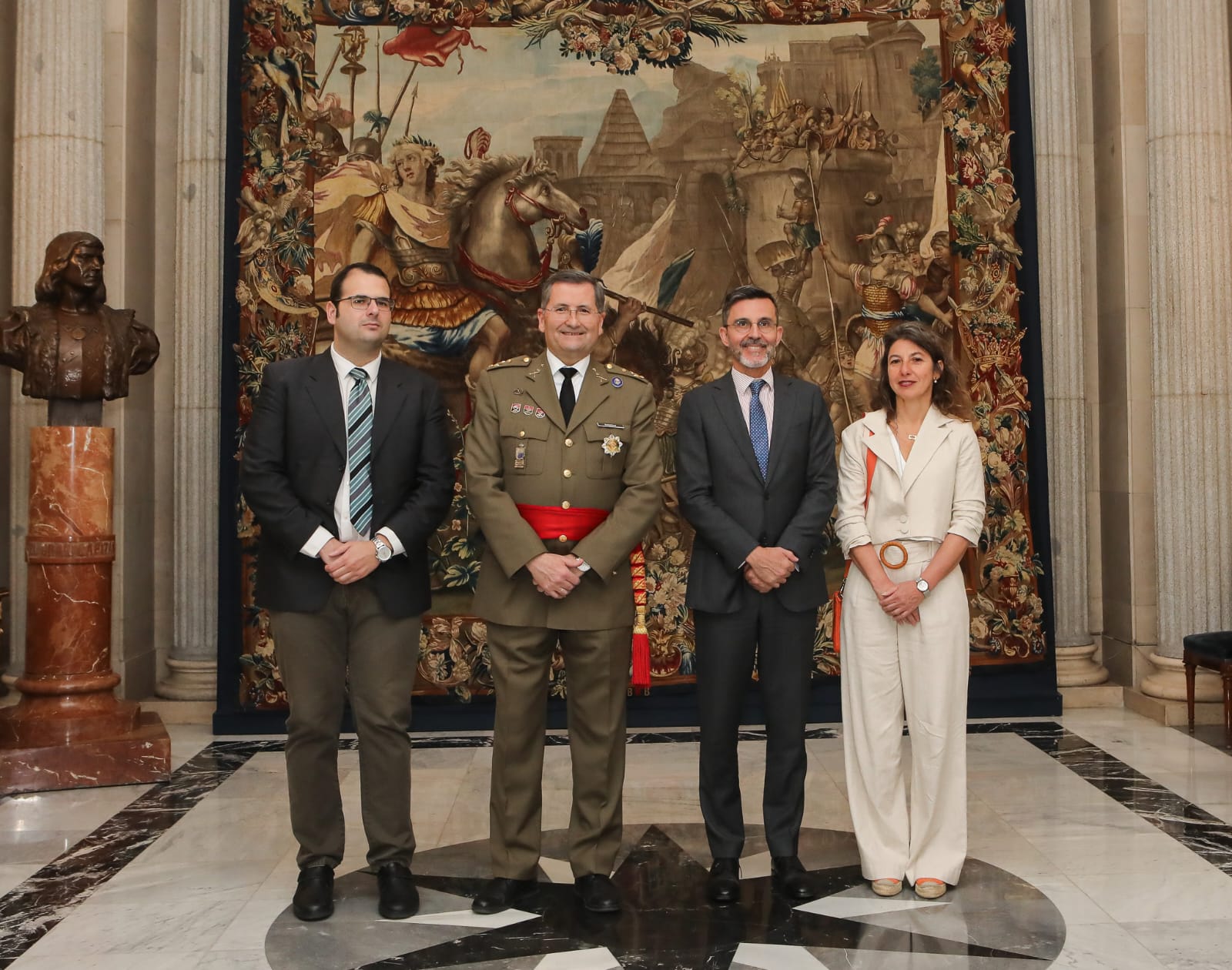 El JEME, G.E. Amador Enseñat y Berea recibe la condecoración del Premio 'Serge Lazareff' en su categoría 'Grand Star'