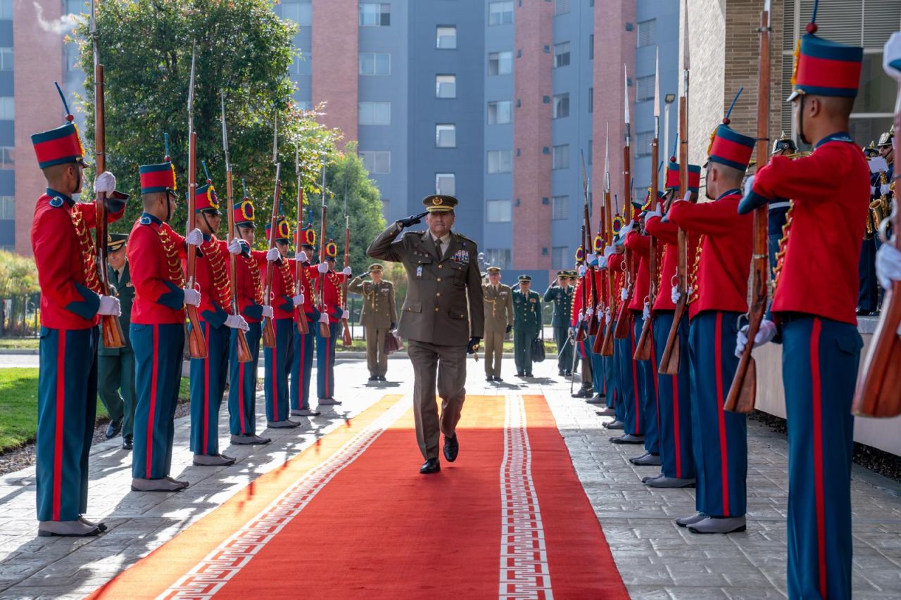 El JEME realiza visita oficial a Colombia, para participar en el V Seminario Internacional de Liderazgo Militar