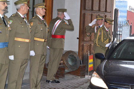 El JEME preside los actos de Santa Bárbara, Patrona de Artillería, en el Acuartelamiento de "Fuencarral"