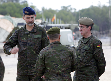 El JEME junto a Su Majestad El Rey Felipe VI, en la operación “Lucentum”