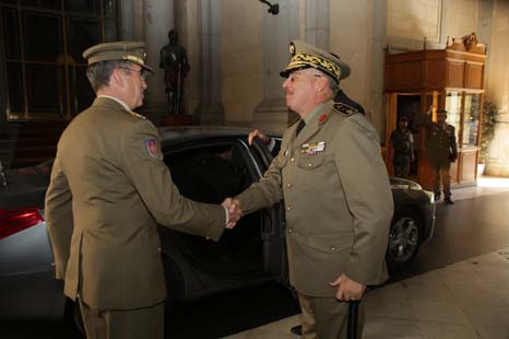 El JEME despidiendo a su homólogo