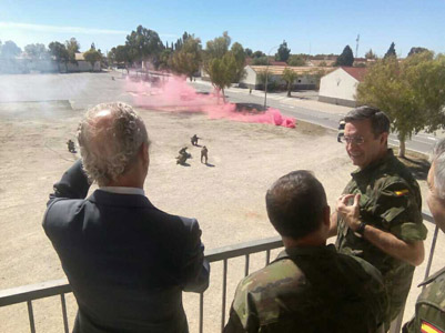 Visita del ministro de Defensa y el Jefe de Estado Mayor del Ejército a la sede del Mando de Operaciones Especiales en Alicante