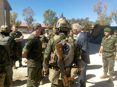 Visita del ministro de Defensa y el Jefe de Estado Mayor del Ejército a la sede del Mando de Operaciones Especiales en Alicante