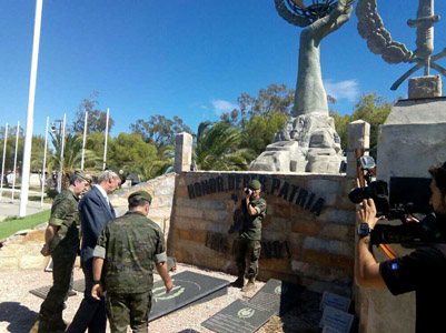 Visita del ministro de Defensa y el Jefe de Estado Mayor del Ejército a la sede del Mando de Operaciones Especiales en Alicante