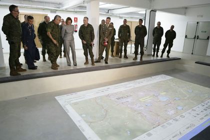 El JEME acompaña a la Ministra de Defensa Dña. María Dolores de Cospedal, en su visita a las unidades de Burgos, el 19 de abril de 2017.