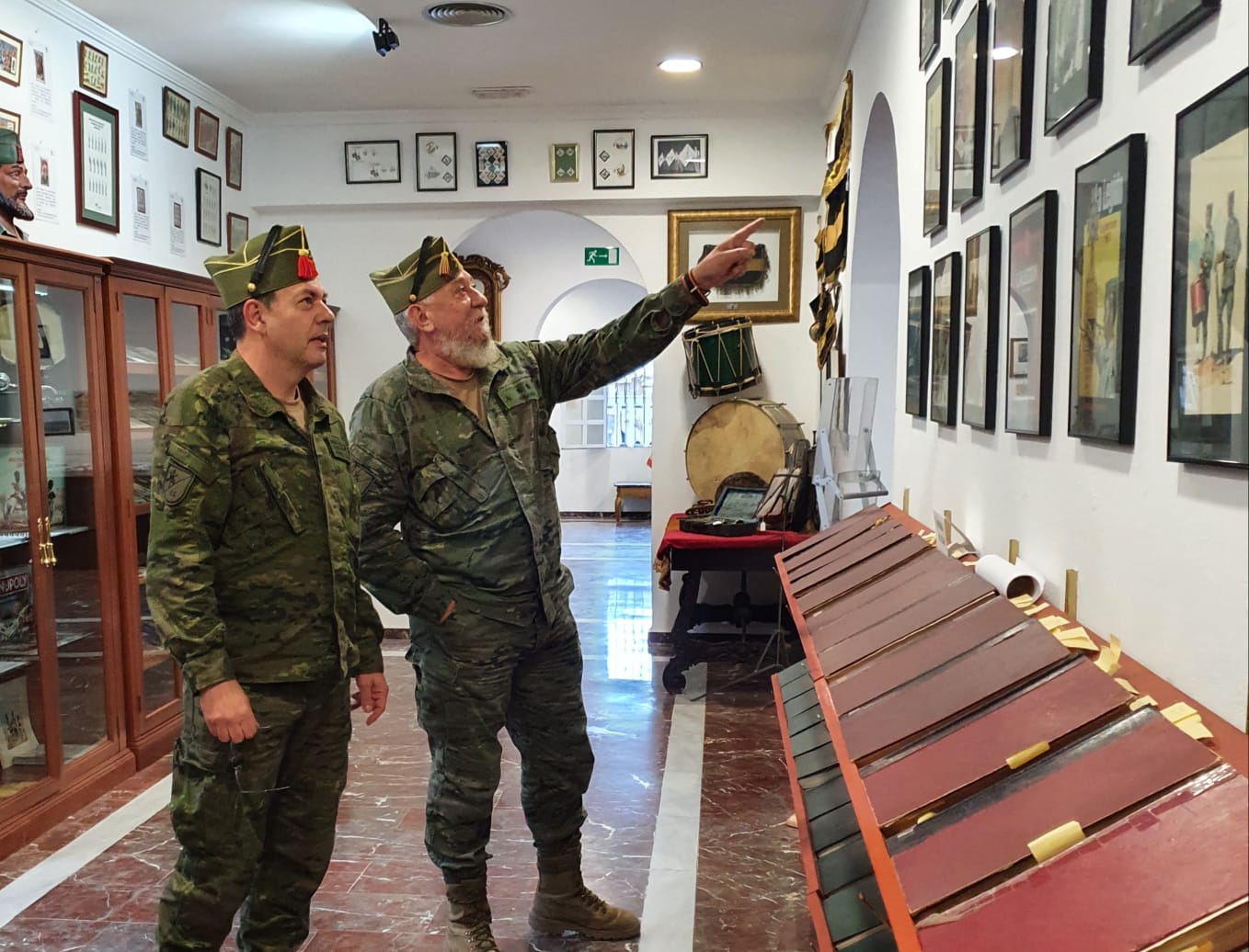 Ferrer-Dalmau con el teniente Cirugeda