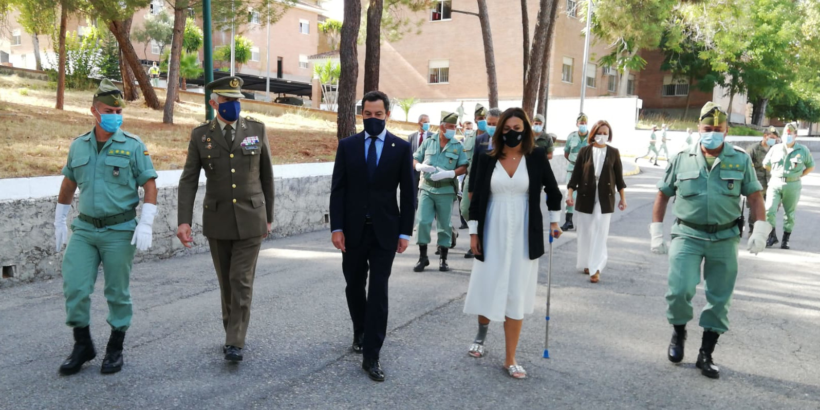 Paseo grupo con Juanma Moreno