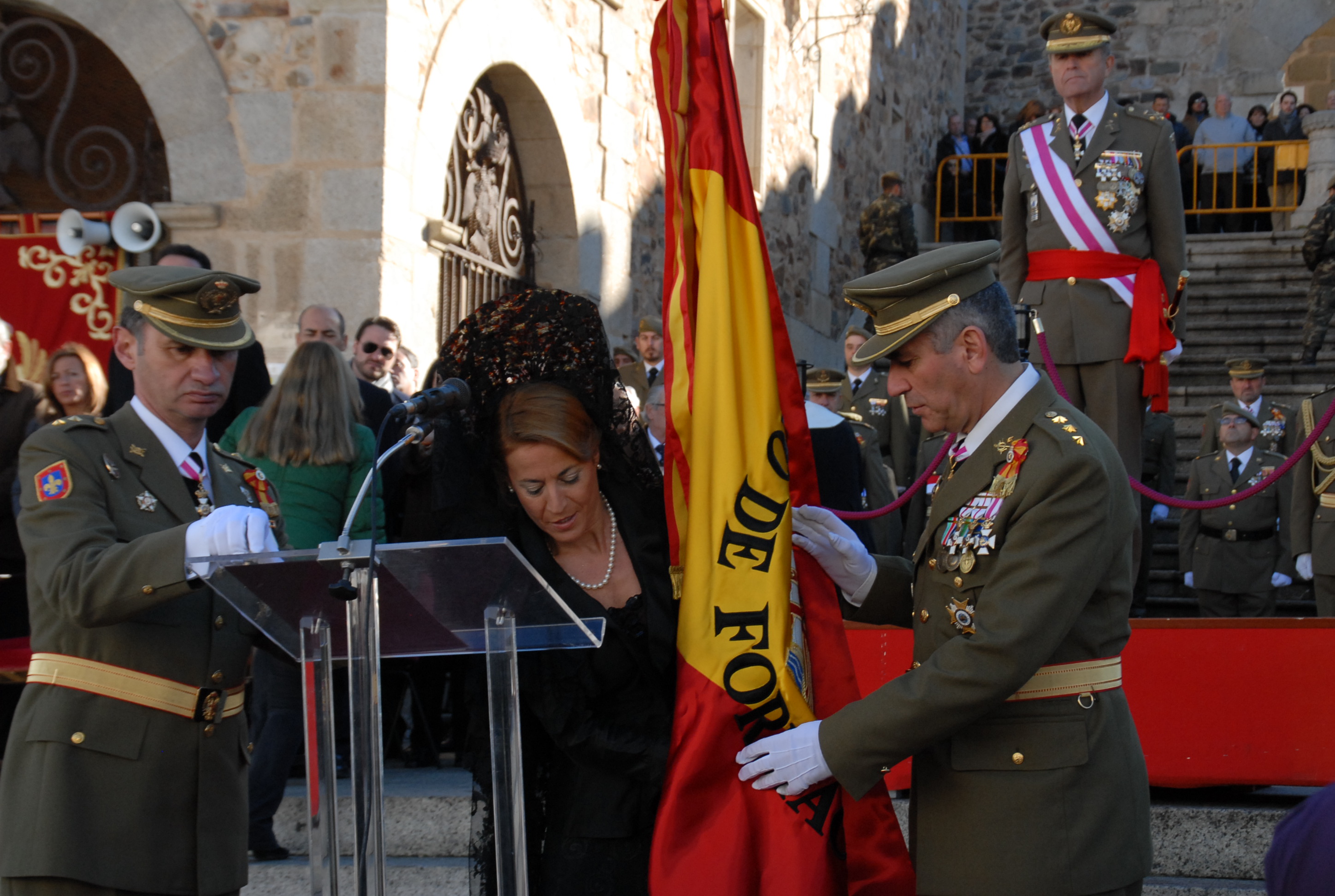 ENTREGA DE LA BANDERA