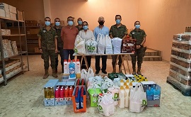 Entrega de alimentos y productos básicos.