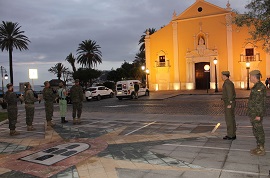 Piquete rindiendo honores al Gemaper.