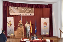 Lectura por parte del coronel Martínez