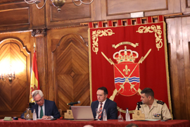 Ant. Luis Jimenez en la mesa presidencial.