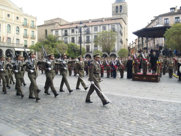 Desfile de las unidades.