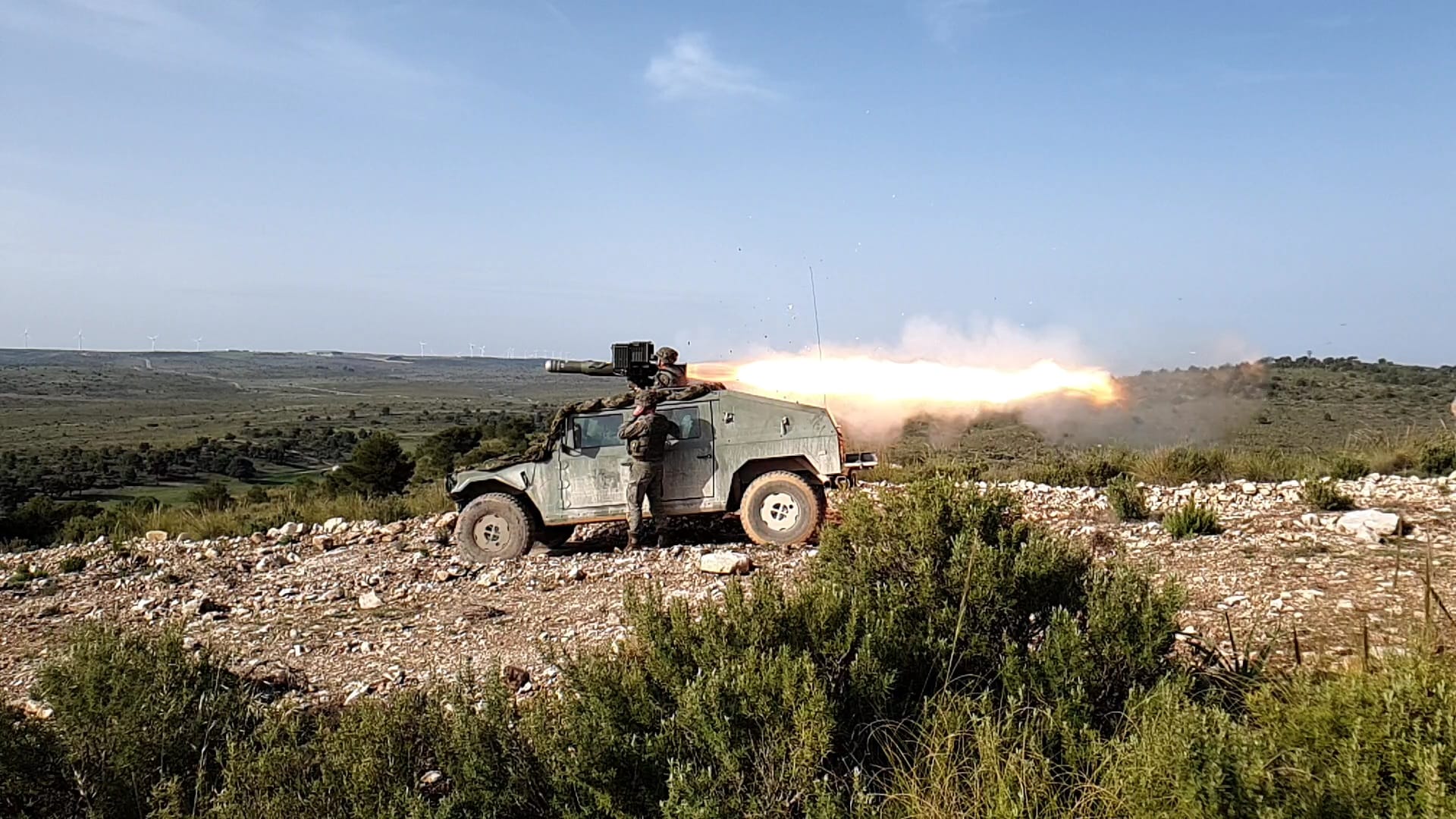 DISPARO DE UN MISIL TOW