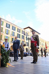 Rindiendo honores a los caidos