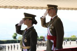 S.M. el rey Felipe VI acompañado de S.A.R. la princesa de Asturias y Gerona.