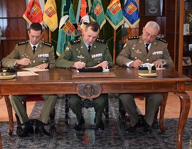 Firma de las actas de relevo