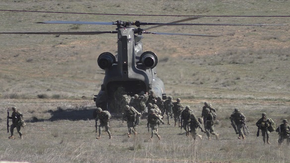 Desembarque de la fuerza en la HLZ