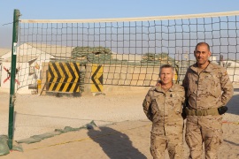 El Club Voleibol Melilla apoya al contingente español en Irak