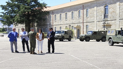 La conselleira de Medio Rural y GEBRILAT presencian la salida de las patrullas.