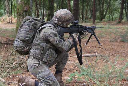 COMBATE EN ZONAS BOSCOSAS