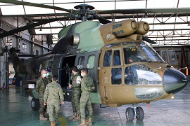 VISITA AL HANGAR DE HELICÓPTEROS