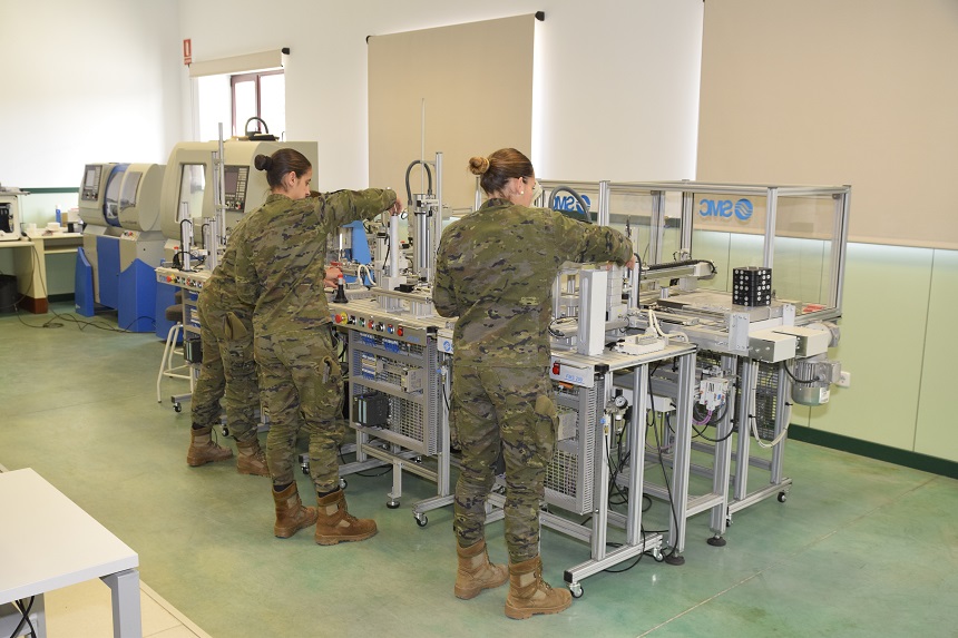 En el aula de mecatrónica