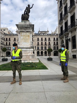 Patrulla por la zona del monumento alla Gloria degli Eroi