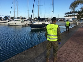 Patrulla por el muelle/Cantabria
