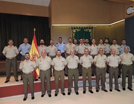 Alumnos y profesores XII curso mando unidades Policía Militar