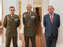 El ponente con el director AGM y CUD